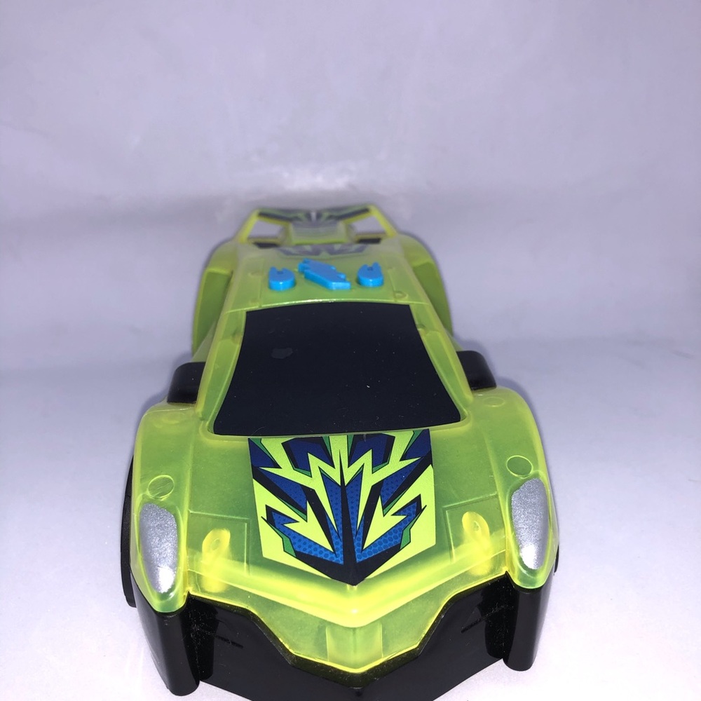Toy car